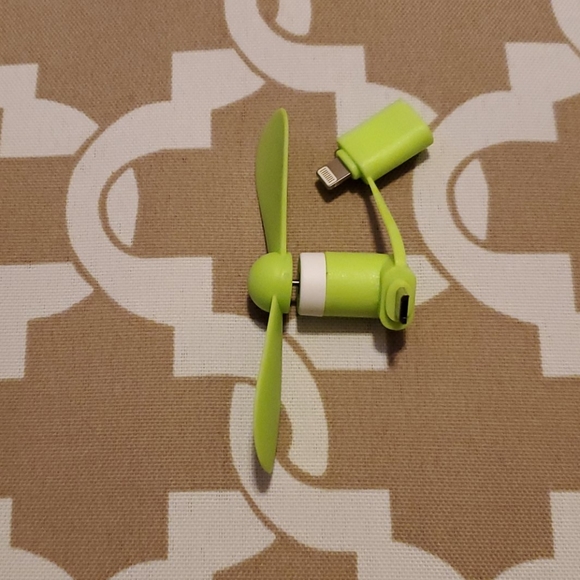 Mini USB Fan/ for IPhone - Picture 2 of 3